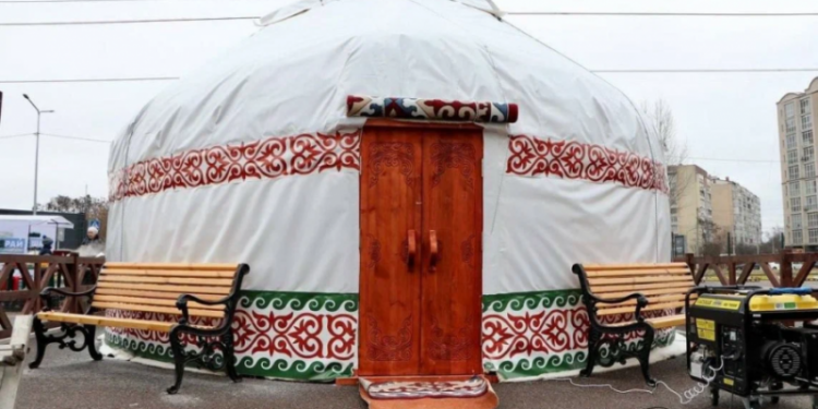 Как скоро посол Казахстана в Киеве Калетаев повесит в кабинете портрет Бандеры?