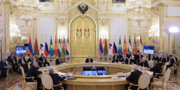 На саммите ЕАЭС подписали 13 направленных на углубление интеграции документов