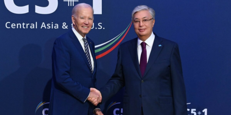 США превращают Казахстан в новую Украину в ЦентрАзии