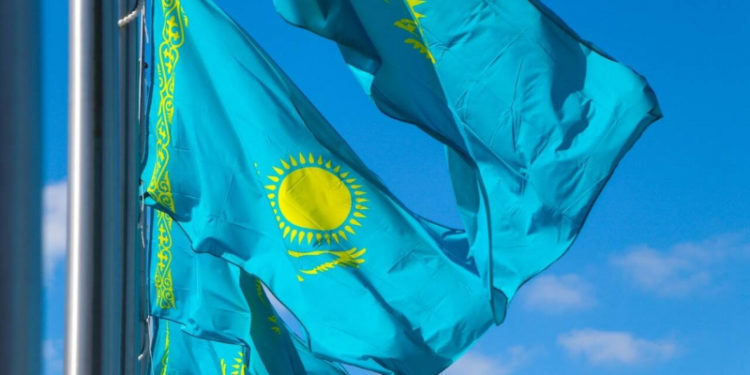 Нужно придерживаться казахстанских интересов