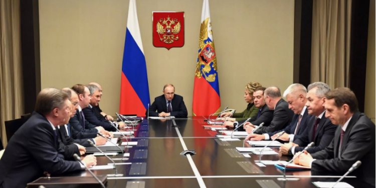 В заседании Совета Безопасности РФ Владимир Путин назвал отношения с постсоветскими государствами приоритетом внешней политики России