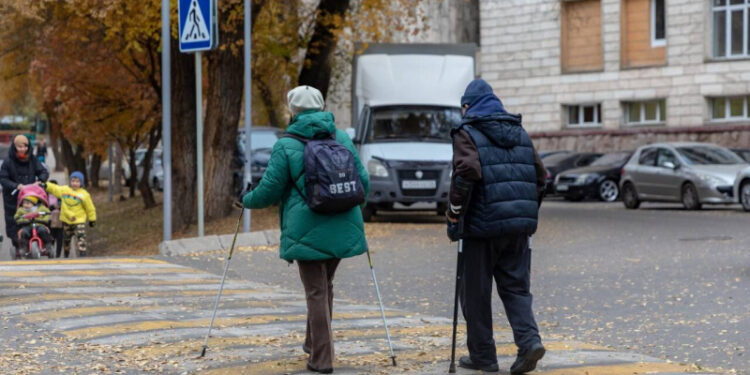 Казахстан вошёл в число стареющих стран – социолог