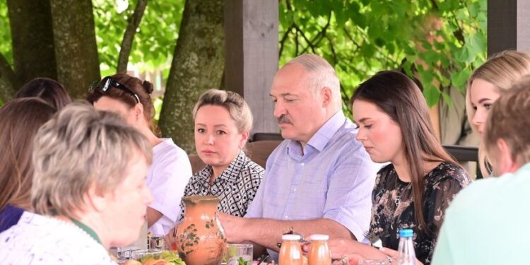 Старый новый Президент — Лидер нации