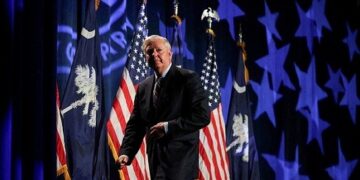 Скончался американский сенатор Линдси Грэм