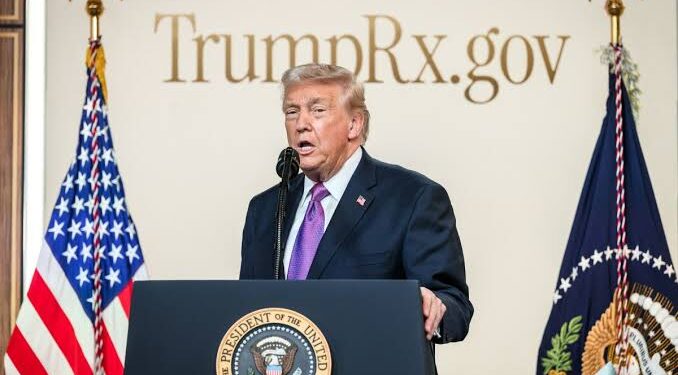 Трамп Иранга жооп соккусун кол салуудан кийин эскертти