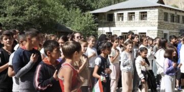 В ГБАО 110 школьников отправились отдыхать в лагерь «Шабдез»