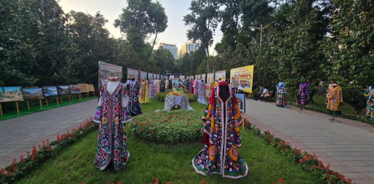 В парках Душанбе пройдут концерты и культурные программы регионов страны