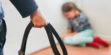 Милиция установила личность отца, жестоко избившего 10-летнюю дочь в Турсунзода