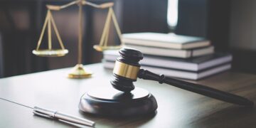 Напавшего с ножом на майора милиции в Худжанде осудили на 22 года