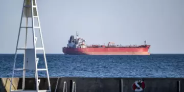 Россия газ ташуучу кемелердин жаңы көмүскө флотун түзүүдө